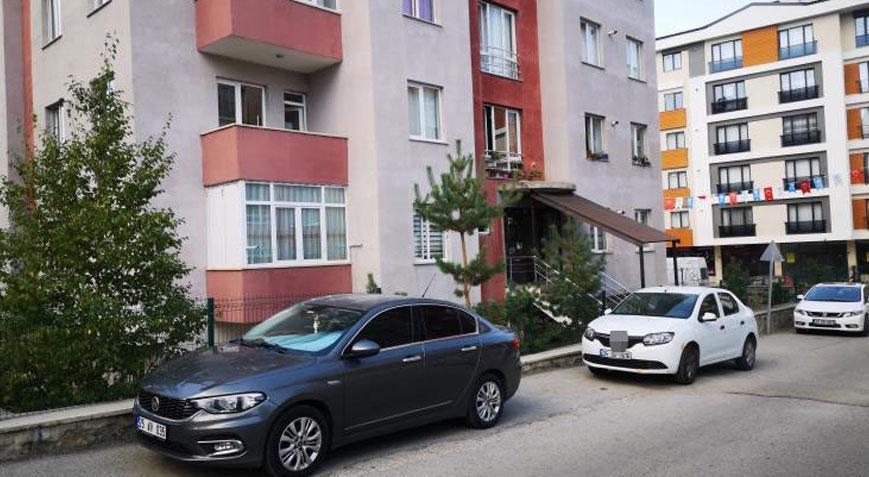 Eşini ve iki çocuğunu rehin alan adam yakalandı