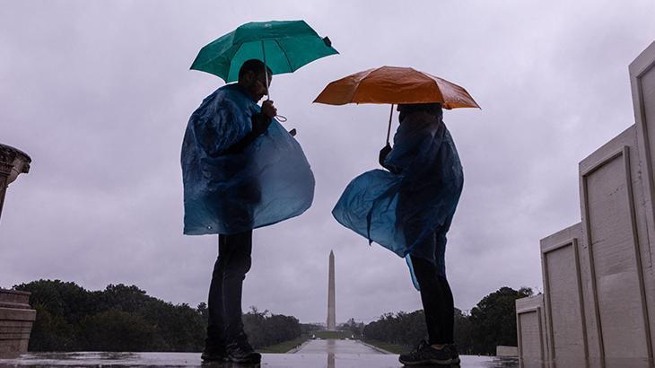 ABD’yi Ophelia vurdu! 70 bin kişi etkilendi