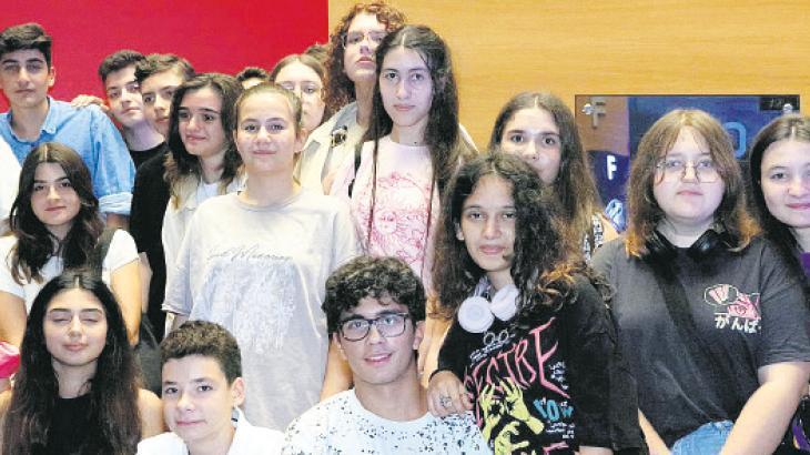 Demirören Lisesi öğrencileri ‘1923’ müzikalini izledi