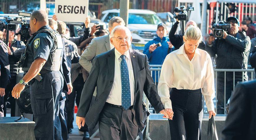 Menendez 100 bin dolar kefaletle serbest