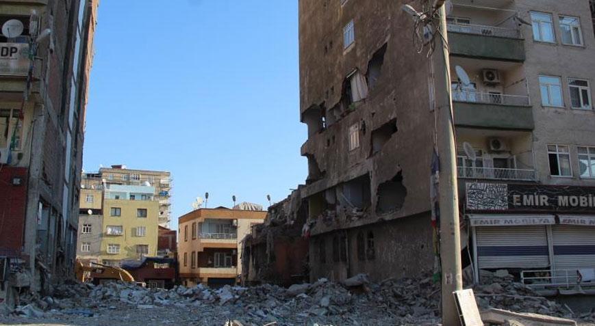 Depremde 38 kişiye mezar oldu! Bina projesiz, ruhsatsız ve denetimsiz inşa edilmiş