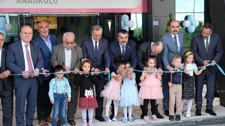 Bakan Tekin'den yerel yönetime tebrik: Parti ayrımı yapmadan takdir ediyorum