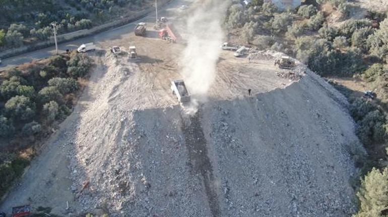 Hatay'da moloz dağları!