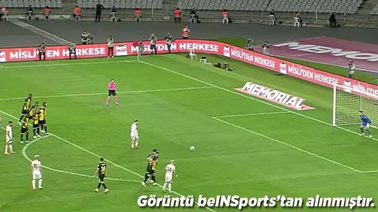 İstanbulspor-Galatasaray maçına damga vuran penaltı! 'Tekrarı gerekiyor'