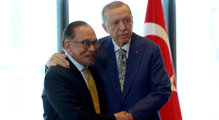 Cumhurbaşkanı Erdoğan'dan Türkevi'nde peş peşe kritik görüşmeler
