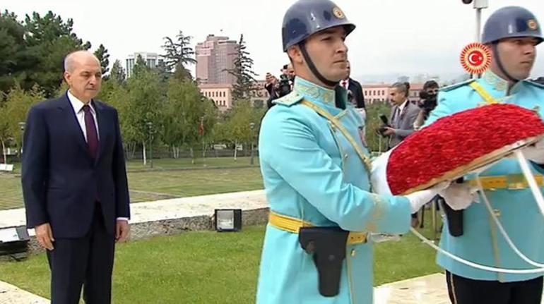 TBMM Başkanı Kurtulmuş Atatürk anıtına çelenk bıraktı