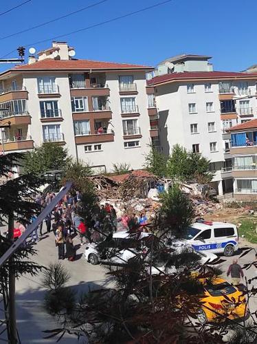 Gecekondunun yıkımında gerginlik! Kepçe operatörü pompalı tüfekle vurdu