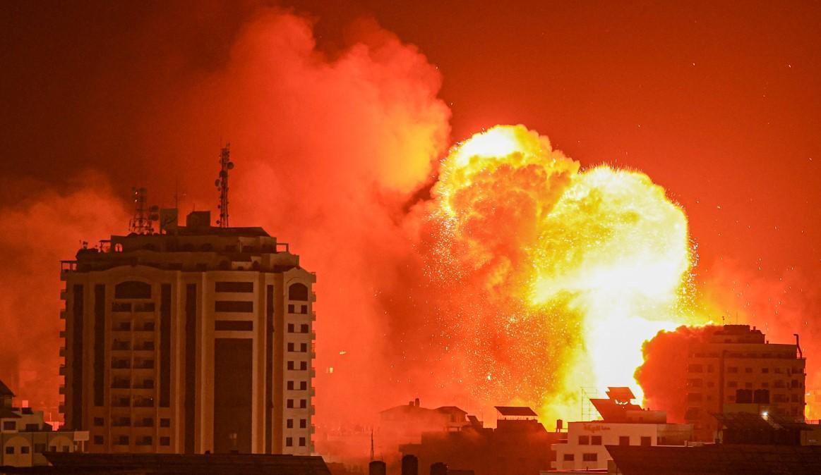 Gazze'ye hedef gözetmeden atış! Korkunç manzara gün ağarınca ortaya çıktı