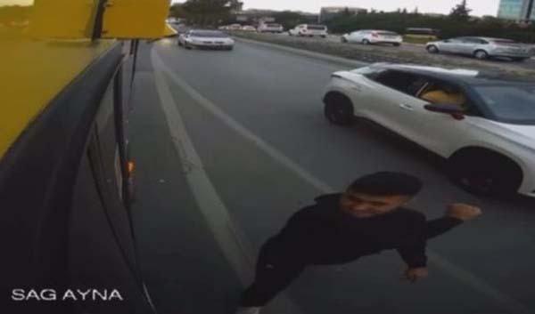 Bağcılar'da dehşet! İETT otobüsünün şoförüne bıçakla saldırdı