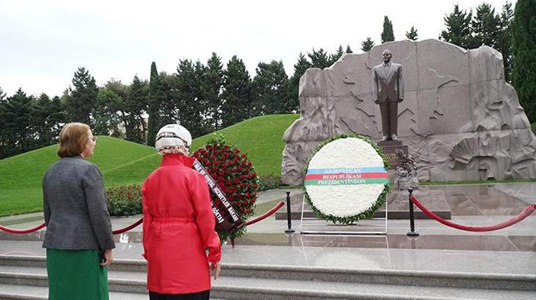 Bakan Göktaş'tan Haydar Aliyev’in mezarına ziyaret