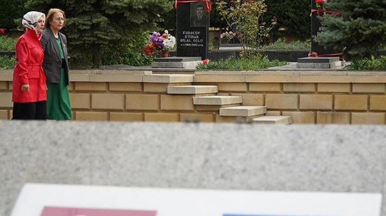 Bakan Göktaş'tan Haydar Aliyev’in mezarına ziyaret