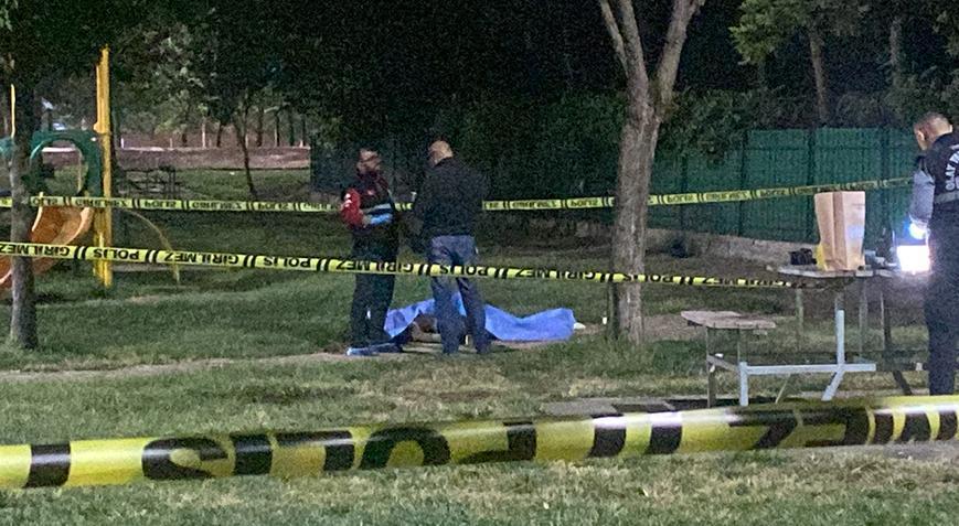Parkta silahlı kavga çıktı! 25 yaşındaki genç hayatını kaybetti