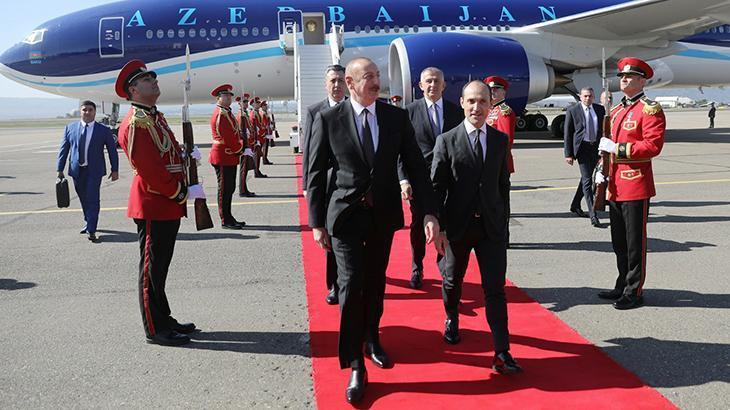 Azerbaycan lideri Aliyev Gürcistan’a indi