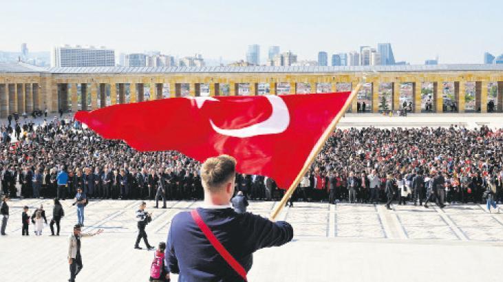 TED, 10 bin kişiyle Anıtkabir’i ziyaret etti
