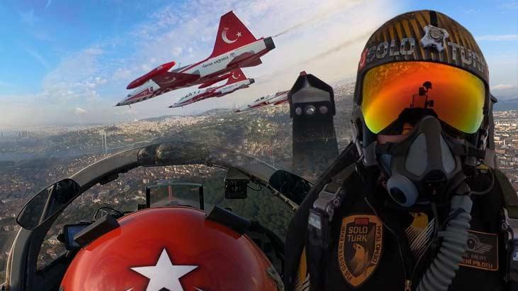 İstanbul Boğazı’nda dikkat çeken anons! Kokpit görüntüleri paylaşıldı