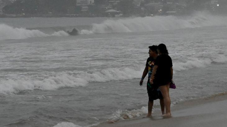 Kırmızı alarm verildi! Ülke genelinde okullar tatil edildi