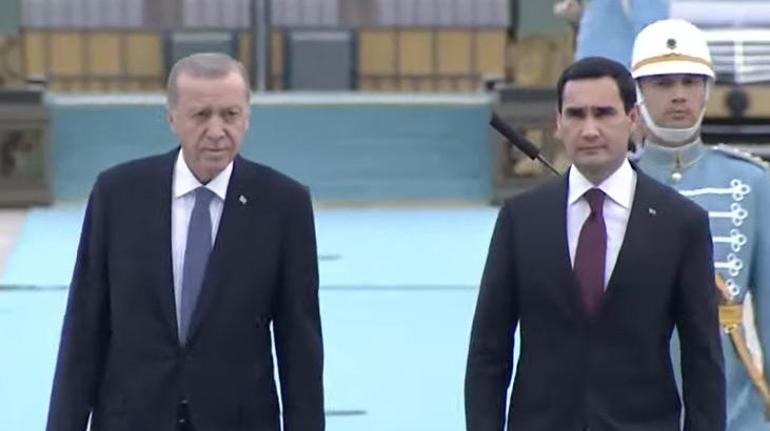 Cumhurbaşkanı Erdoğan, Berdimuhammedov'u resmi törenle karşıladı