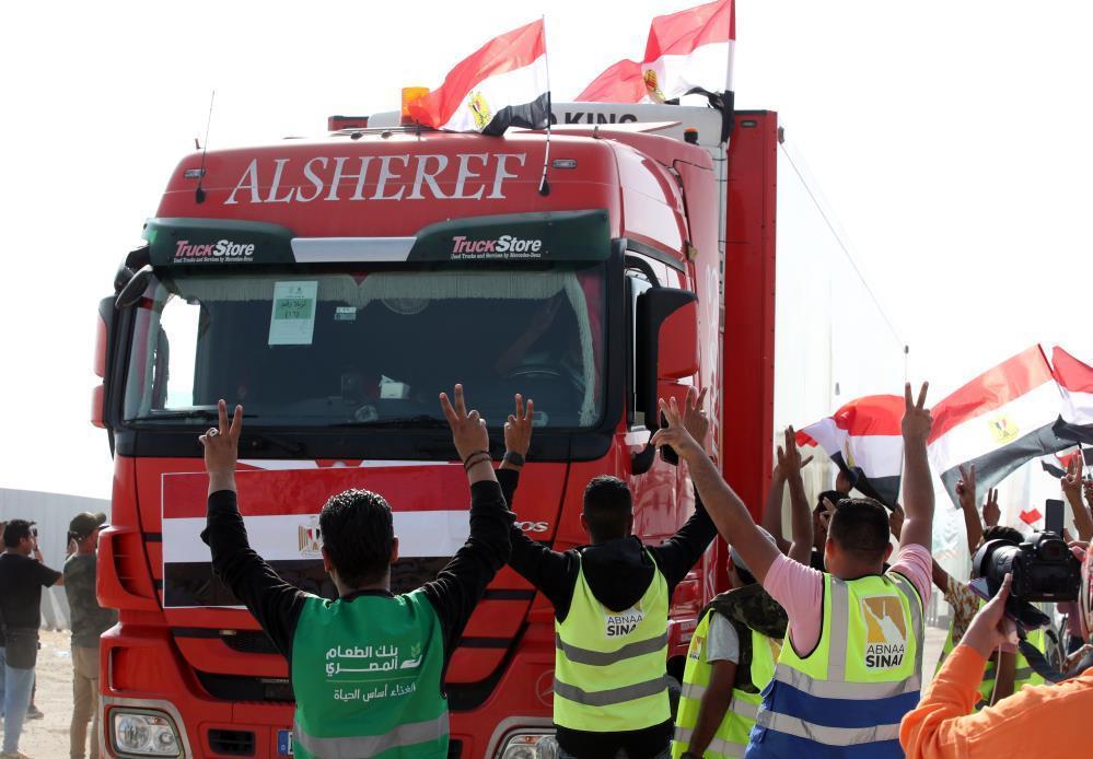 Refah Sınır Kapısı’ndan 17 TIR'lık konvoy geçti