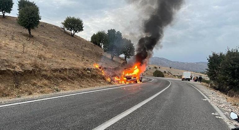 Bir anda alev topuna döndü! Son saniyede kurtuldular