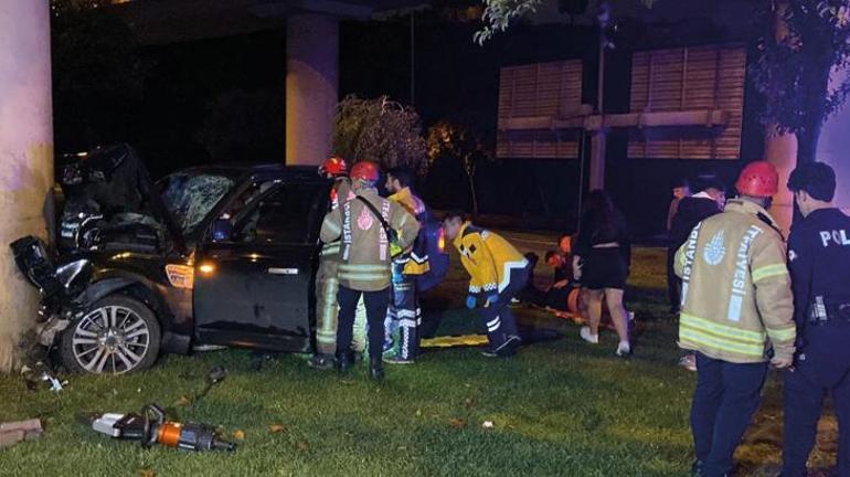 Şişli'de feci kaza! Kontrolden çıkan cip direğe çarptı: 4 yaralı