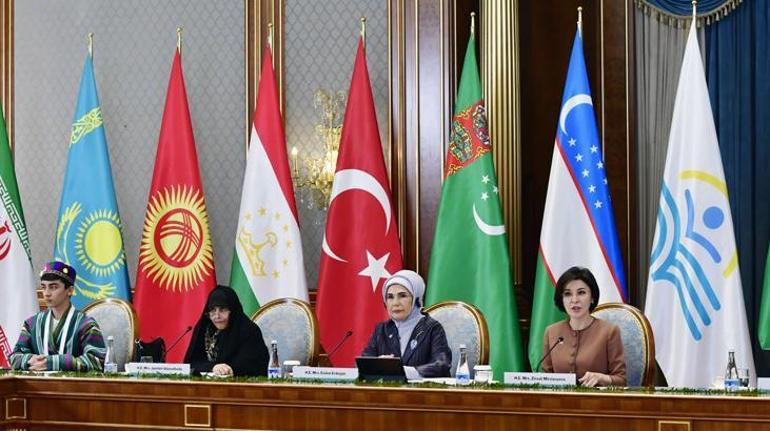 Emine Erdoğan'dan Özbekistan'da lider eşleriyle bir araya geldi