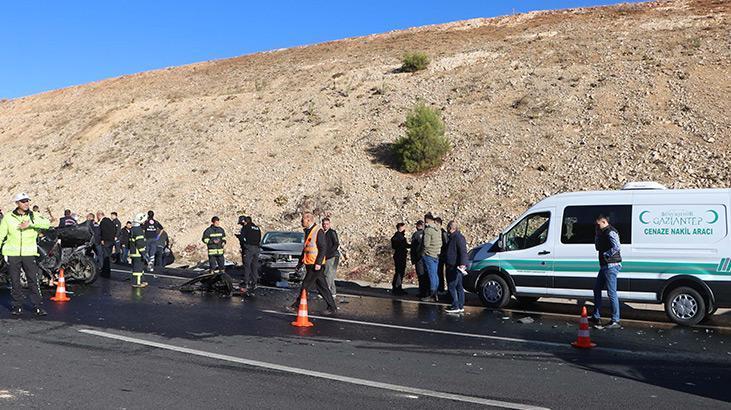 Yol kenarındaki otombile iki araç çarptı: 1 ölü, 6 yaralı