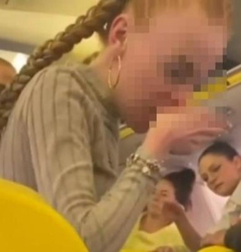 Kadın yolcu kanlar içinde kaldı! Uçakta çıkan kavga sosyal medyada tıklanma rekorları kırdı