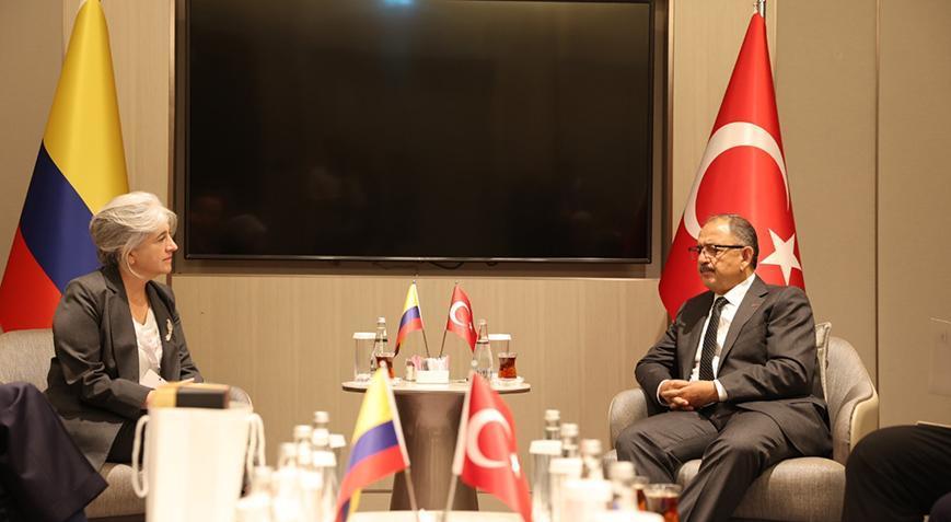 Bakan Özhaseki Kolombiyalı mevkidaşı ile görüştü