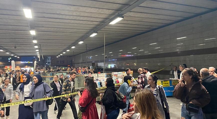 Mecidiyeköy metrobüs durağında şüpheli paket alarmı! Ekipler bekleniyor