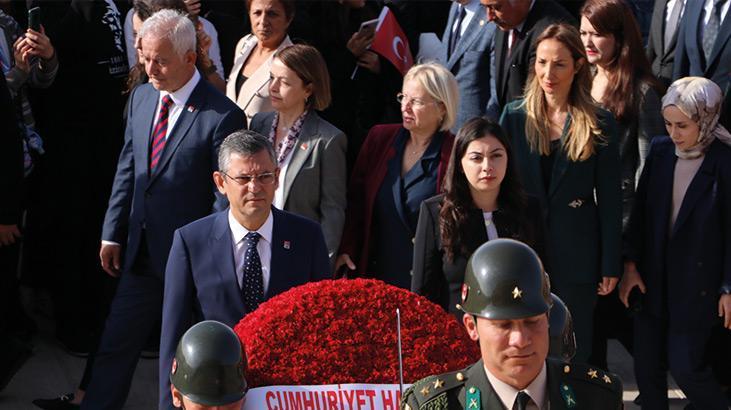 Özgür Özel’den Anıtkabir’e ziyaret