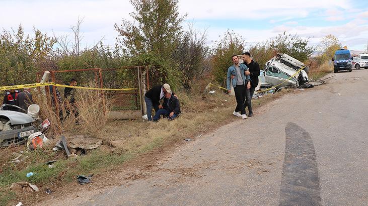 Afyonkarahisar’da iki araç çarpıştı! 2 ölü, 3 yaralı