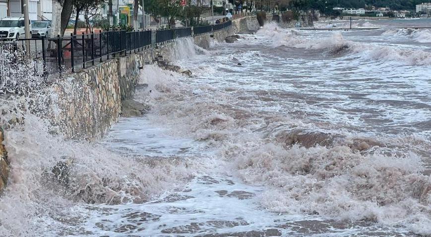 Fırtına ve sel can aldı! AFAD: Konya ve Sinop’ta 2 can kaybı, Ankara’da 4 asker yaralı