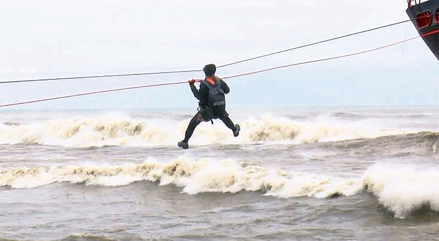 Karadeniz’i sanki tsunami vurdu