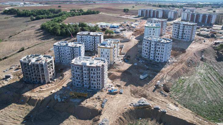 Adana’da deprem konutları yükseliyor