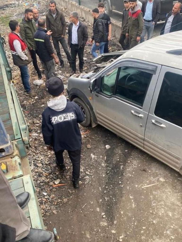 Diyarbakır’da tren kazası! Sürücü ölümden döndü