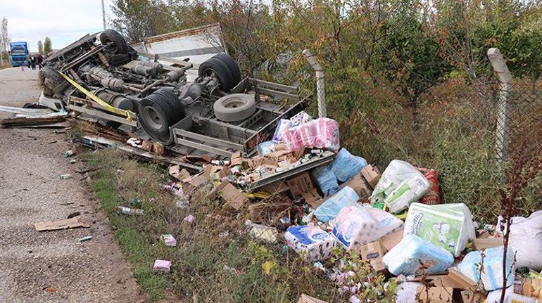 Afyonkarahisar'da iki araç çarpıştı! 2 ölü, 3 yaralı