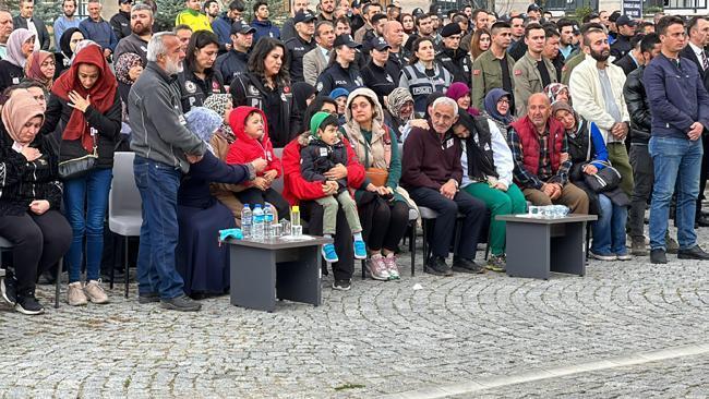 Kütahya'da polis memurunun acı sonu! Eşi fotoğrafına sarılarak gözyaşı döktü