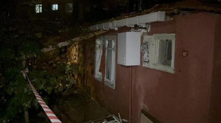 Beykoz'da şiddetli yağmur toprak kaymasına neden oldu! 2 bina boşaltıldı