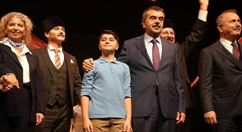'Cumhuriyete Doğru' oyunu İstanbul’da sergilendi