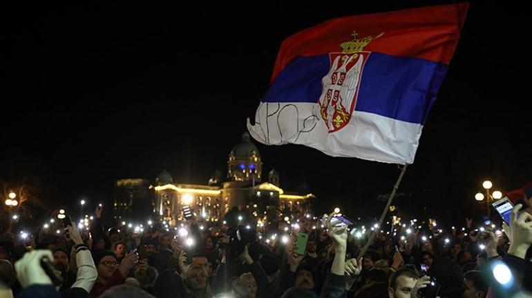 Sırbistan'daki seçimlerde hile iddiası ortalığı karıştırdı!