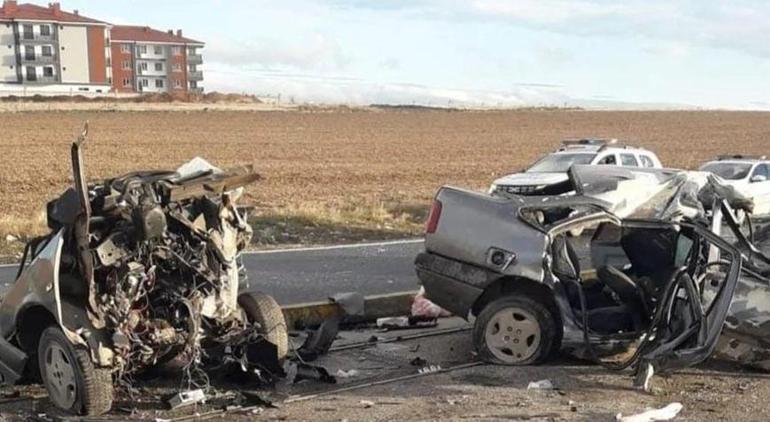 Eskişehir’de feci kaza! İkiye bölünen araçta can verdi