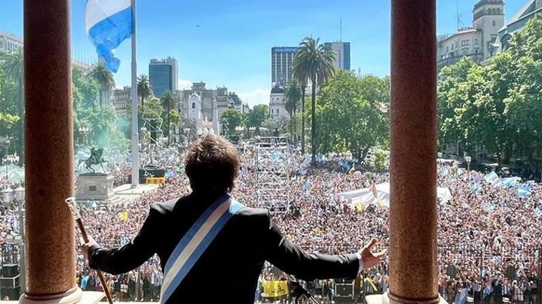 Arjantin'de Javier Milei dönemi: Aşırıcı lider yemin ederek göreve başladı