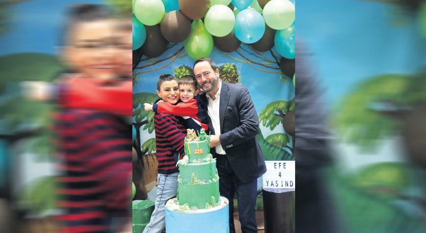 Dinozor temalı doğum günü