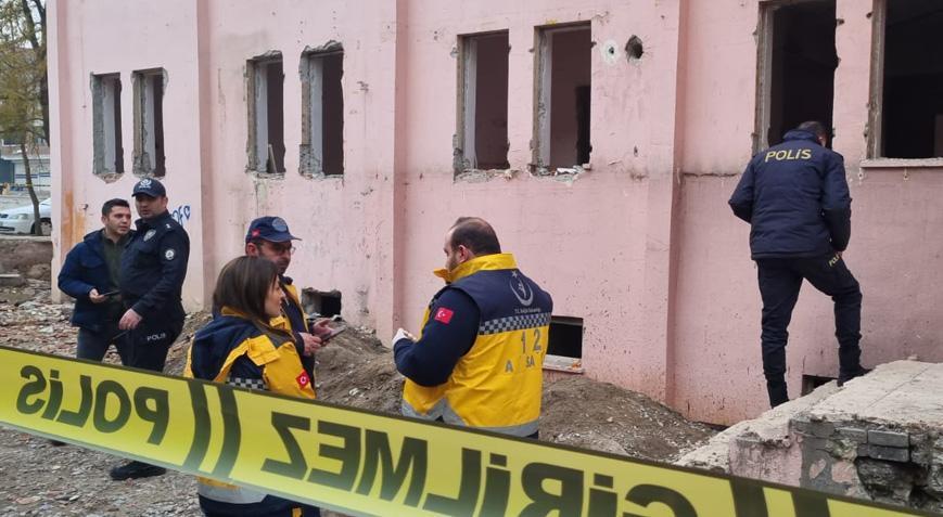 Diyarbakır’da hareketli anlar! ‘Bebek atıldı’ ihbarıyla bodrumdaki su boşaltılıyor