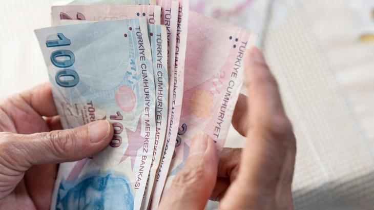 İş dünyasından asgari ücret mesajı: İşte masadaki zam oranı!