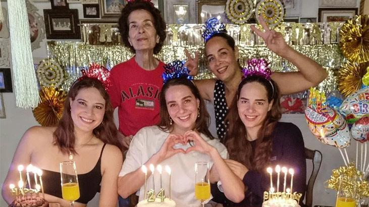 Bu fotoğrafta iki Türkiye güzeli var! ‘Üç nesil bir arada’