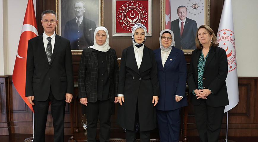 Bakan Göktaş, Filistin Ankara Büyükelçisi Mustafa ile bir araya geldi