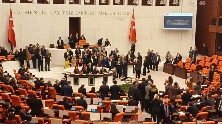 TBMM’de yaşanan tartışma sonrası AK Parti’li Zengin’den CHP’li Karaca’ya istifa çağrısı