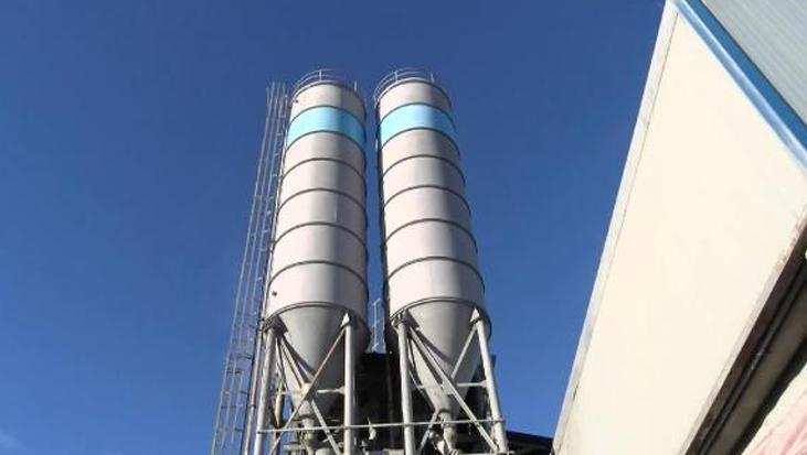 İstanbul’da feci olay: İşçi beton mikserine düştü