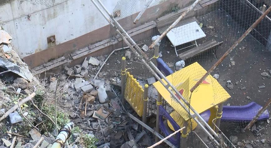 Eyüpsultan’da faciadan dönüldü! Beton parçaları çocuk parkına düştü